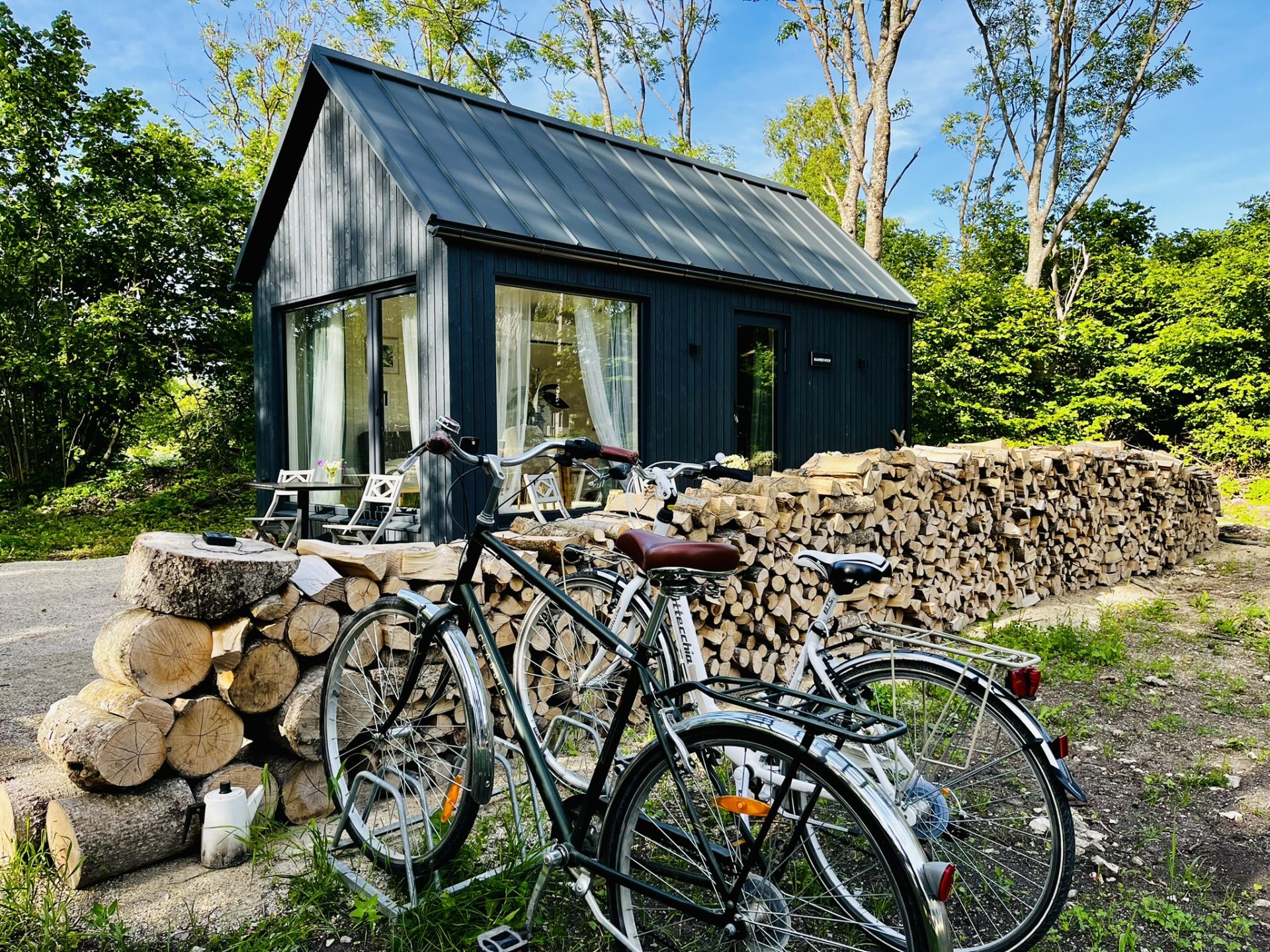 Puhkusemajutus. Eesti. Must OÜ